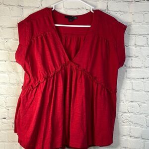 JW Red Women's Sleeveless t-shirt size medium, V neck